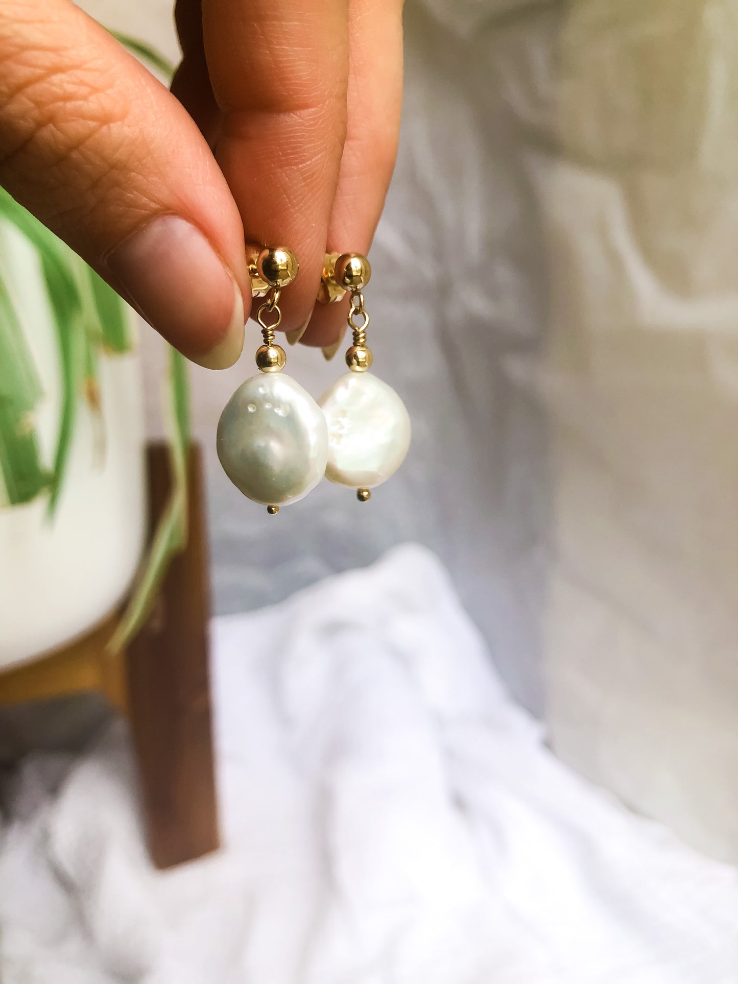 Mia Drop Earrings - Pearl Drop Earrings