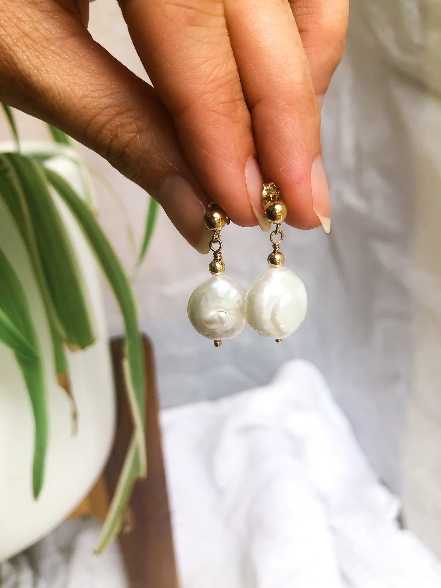 Mia Drop Earrings - Pearl Drop Earrings